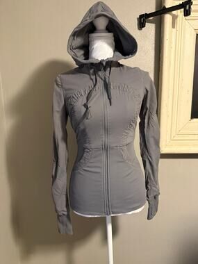 Lululemon dance studio jacket size 4
